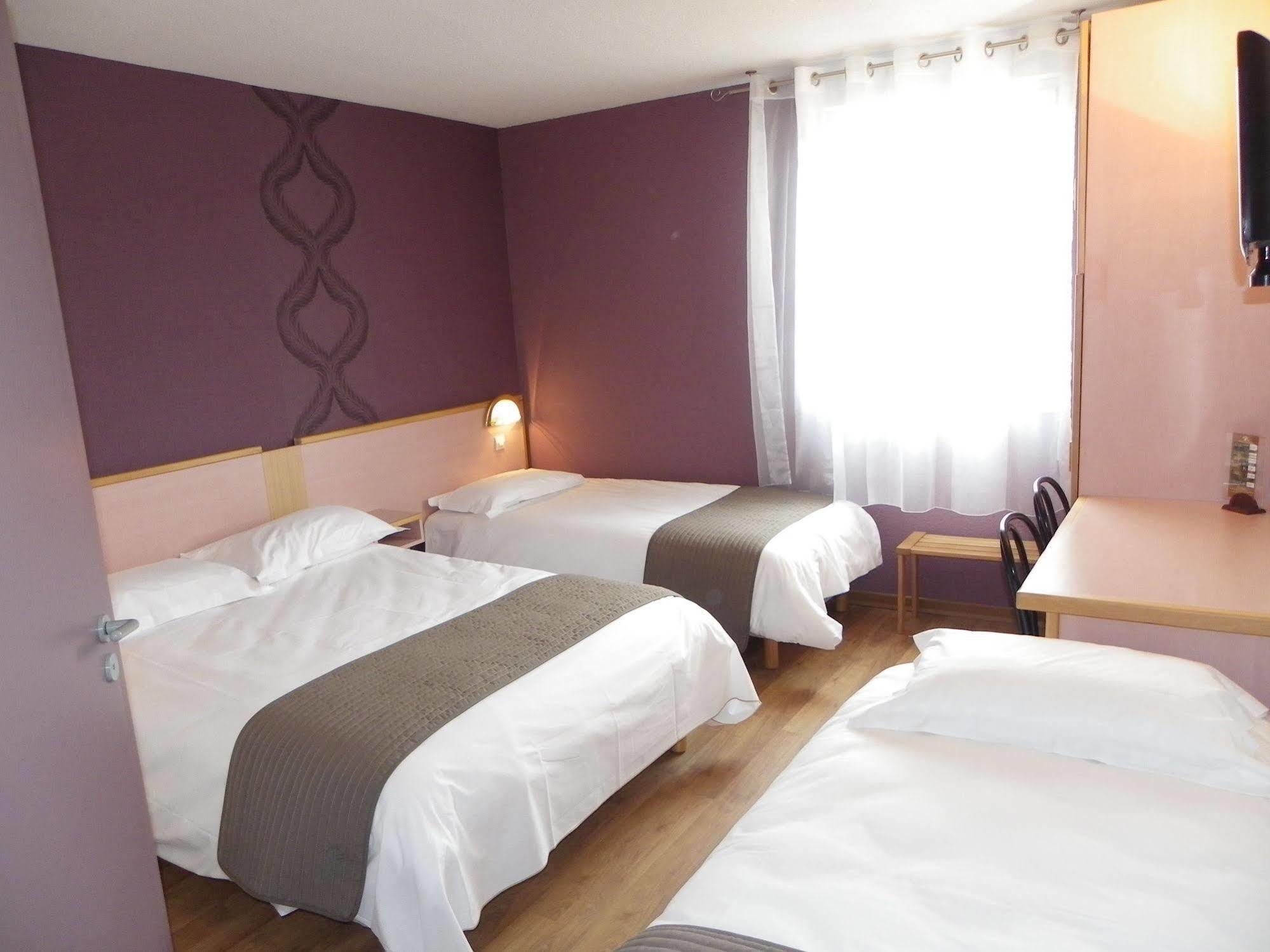 Hotel Restaurant Les Chataigniers Privas Exterior photo